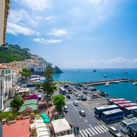 Moon Amalfi